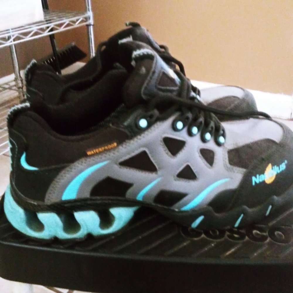 Steel toe shoes (Nautilus)